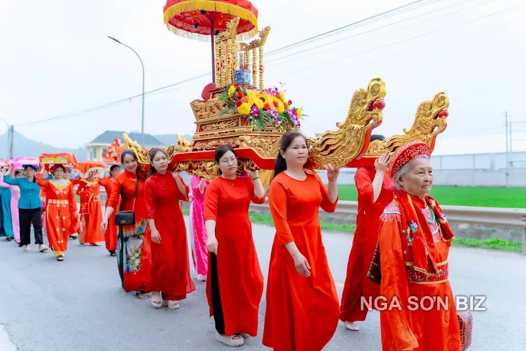 Lễ rước kiệu tại Lễ hội Đền Bái La