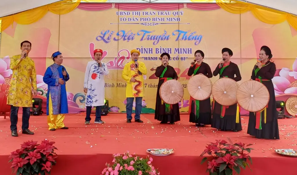 Biểu diễn hát quan họ tại Hội đình Bình Minh