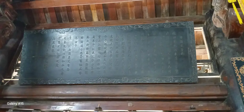 Bức Đại Tự trong chùa Trăm Gian