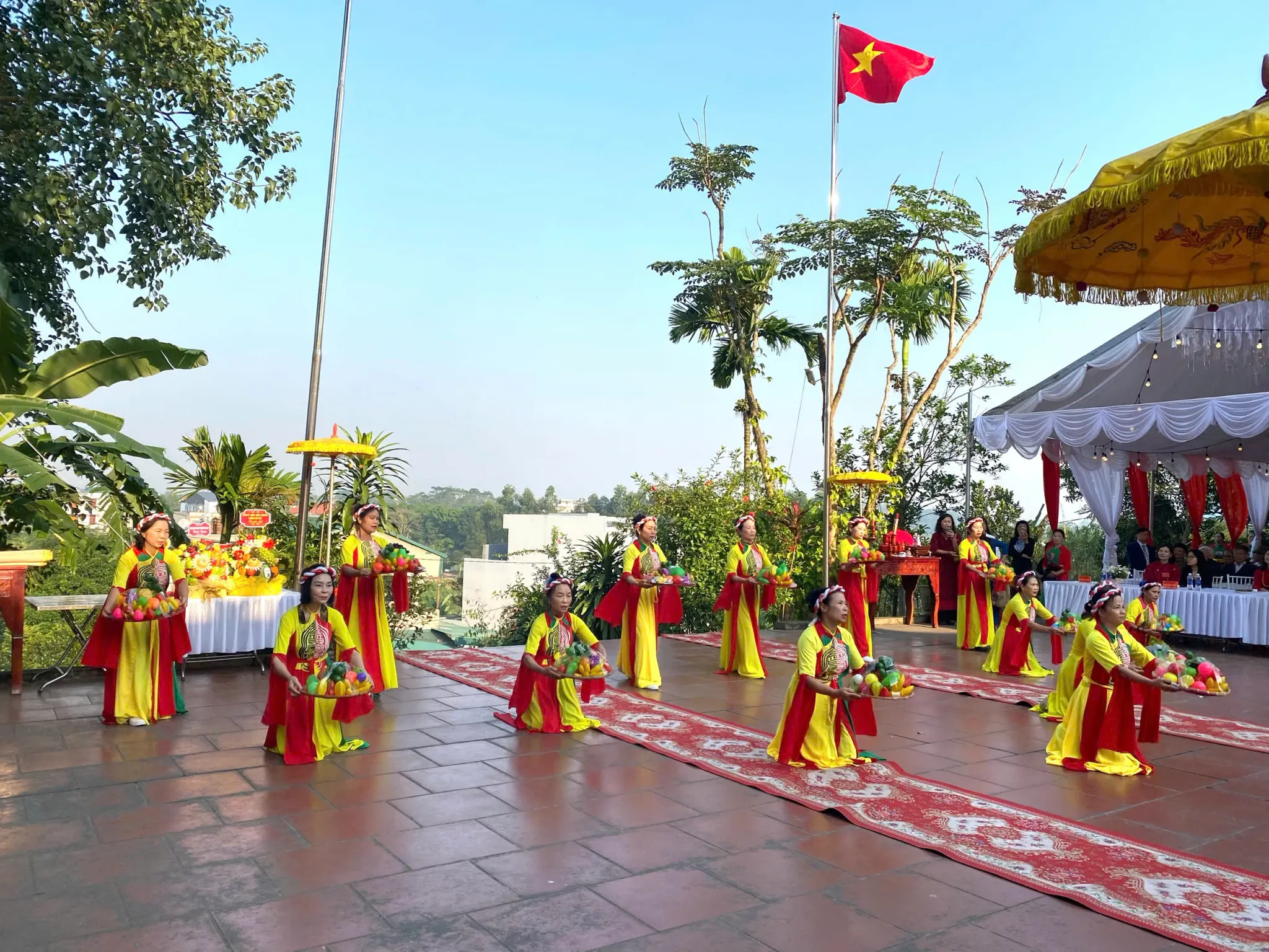 Tiết mục văn nghệ tại Lễ hội Đình San Mai Lễ hội đình San Mai