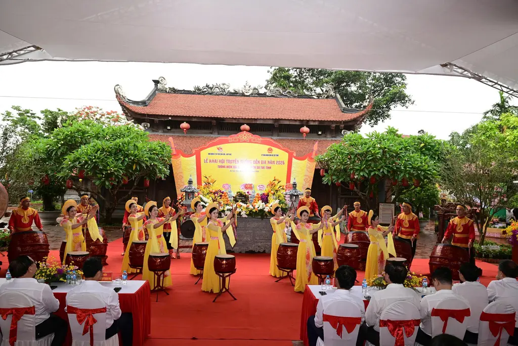 Văn nghệ Lễ hội Đền Bia