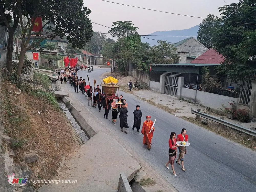 Lễ rước tại Lễ hội Đền Pu Nhạ Thầu