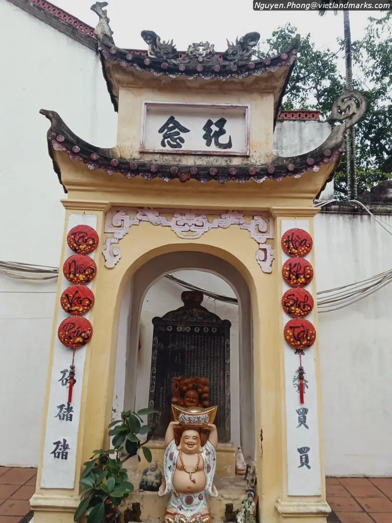Nhà bia tại Chùa Phùng Khoang