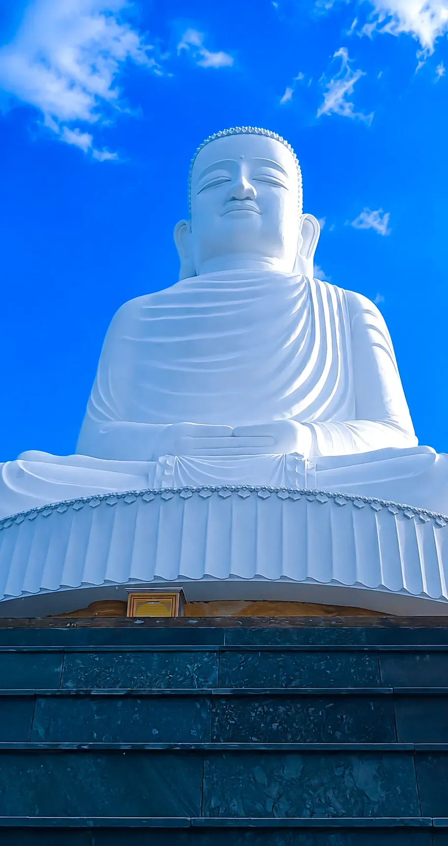 Tượng Phật Thích Ca Mâu Ni Chùa Linh Ứng