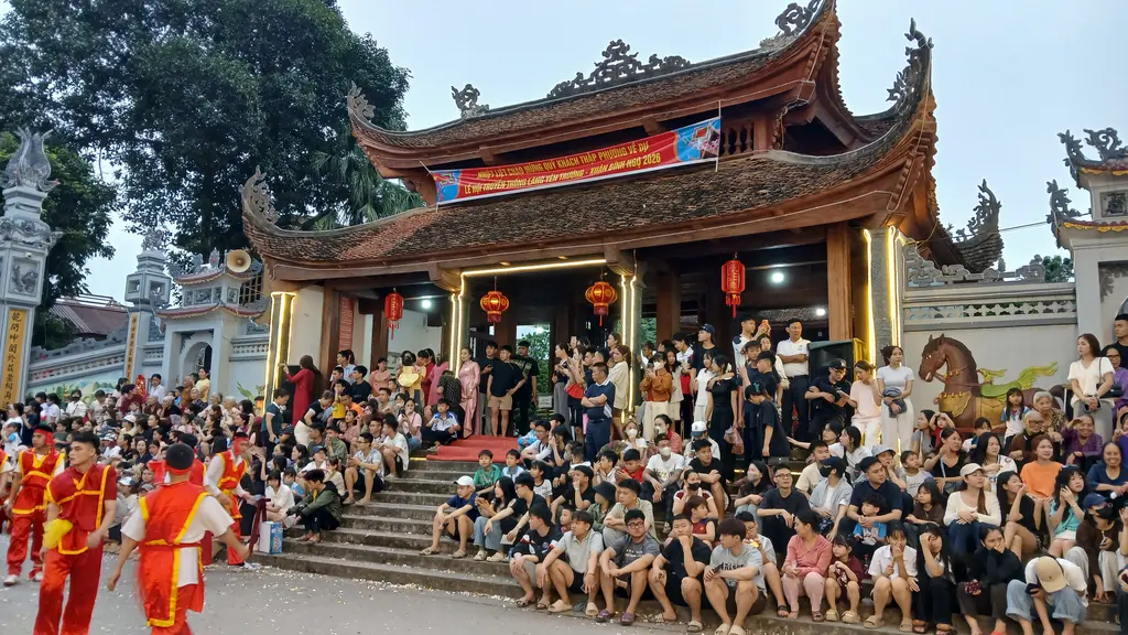 Không khí tại lễ hội làng Yên Trường