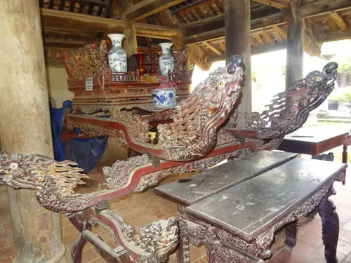 Kiệu bát cống thời Lê Trung Hưng tại Đình Hùng Lô
