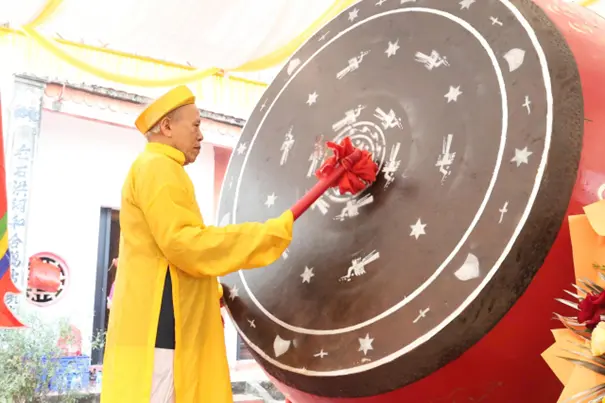 Đánh trống khai hội tại Lễ hội đình Kệ Châu