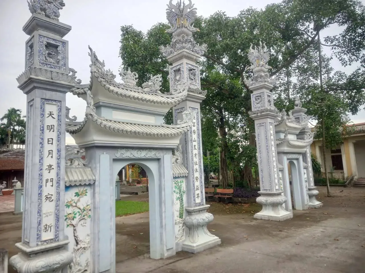 Một góc cổng đình Thái Khê