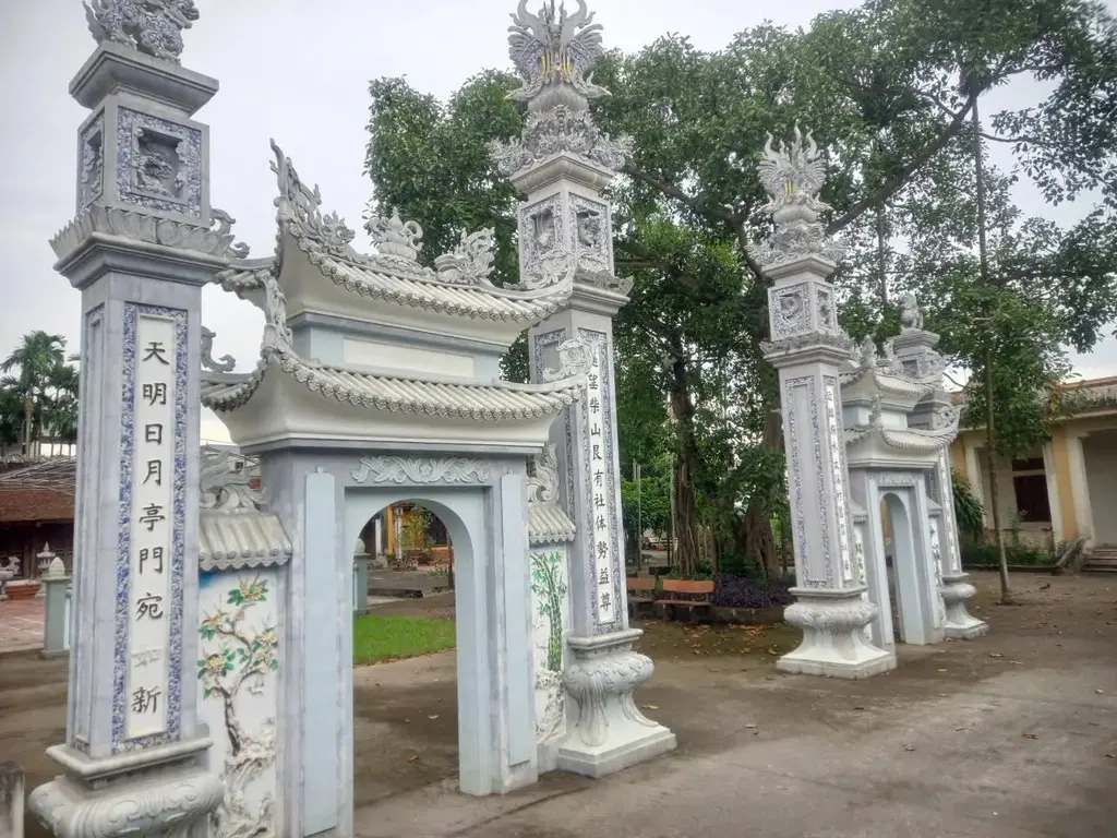 Một góc cổng đình Thái Khê