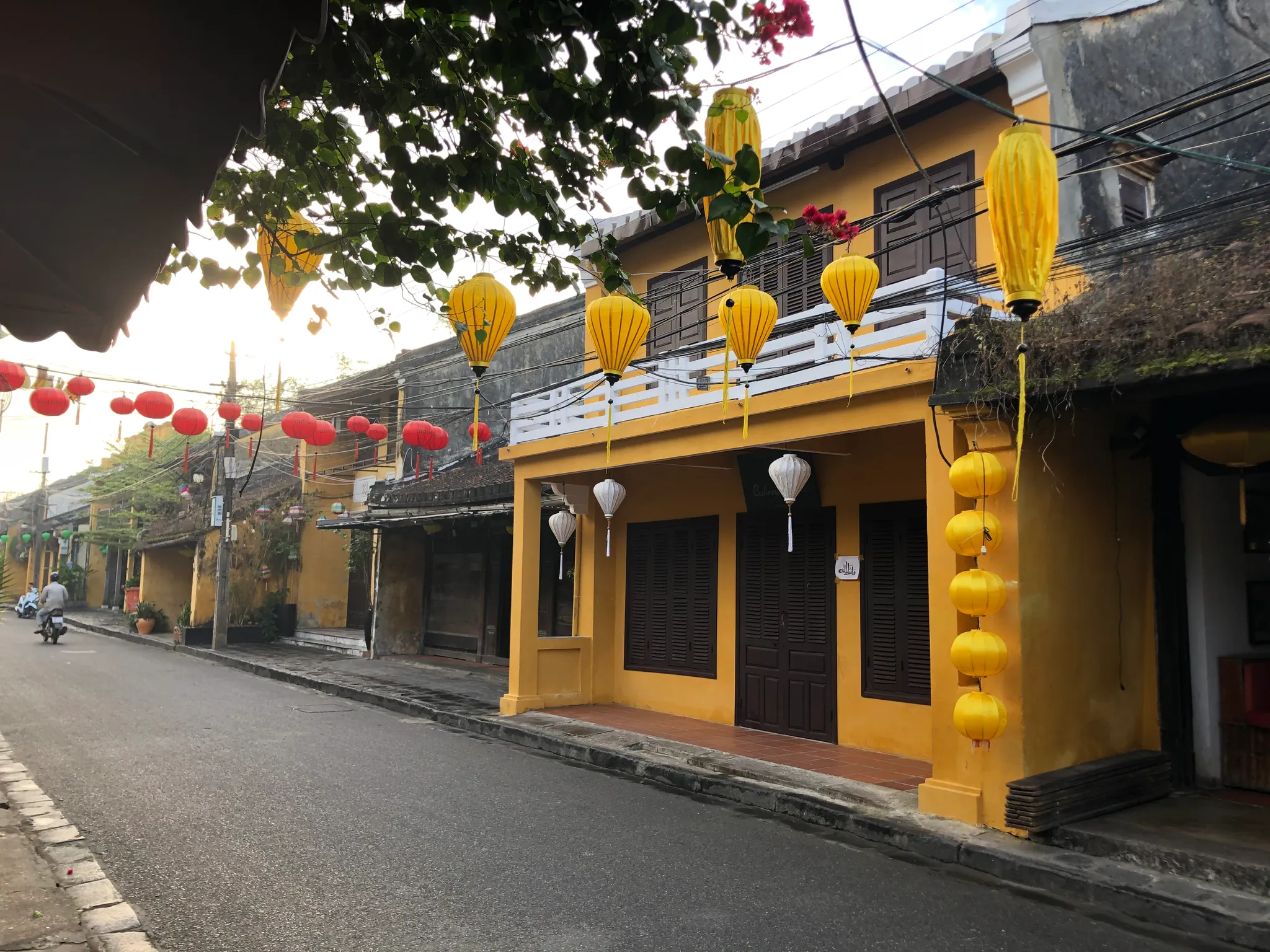 Bình minh phố cổ Hội An