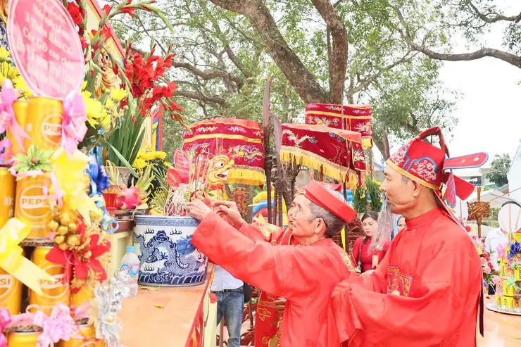 Lễ dâng hương tại Hội đình Ba Thôn Kim Cốc
