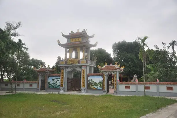 Cảnh quan bên ngoài cổng Từ Giành