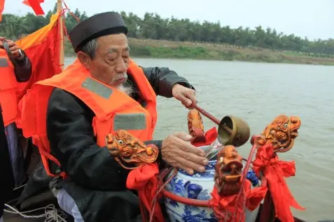 Lễ rước nước Hội làng Phú Gia