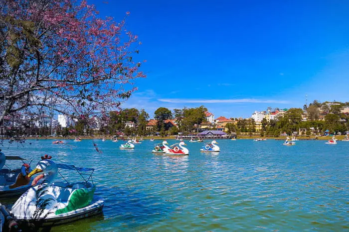 Quang cảnh tại Hồ Xuân Hương