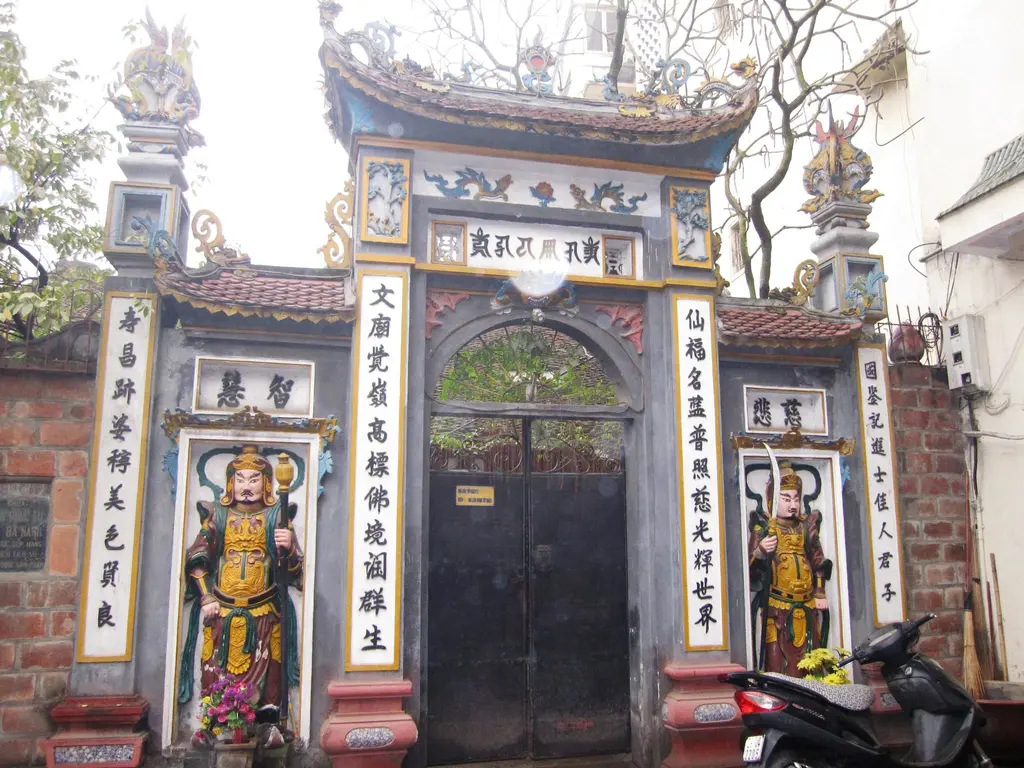 Hình ảnh cận cổng Chùa Bà Nành