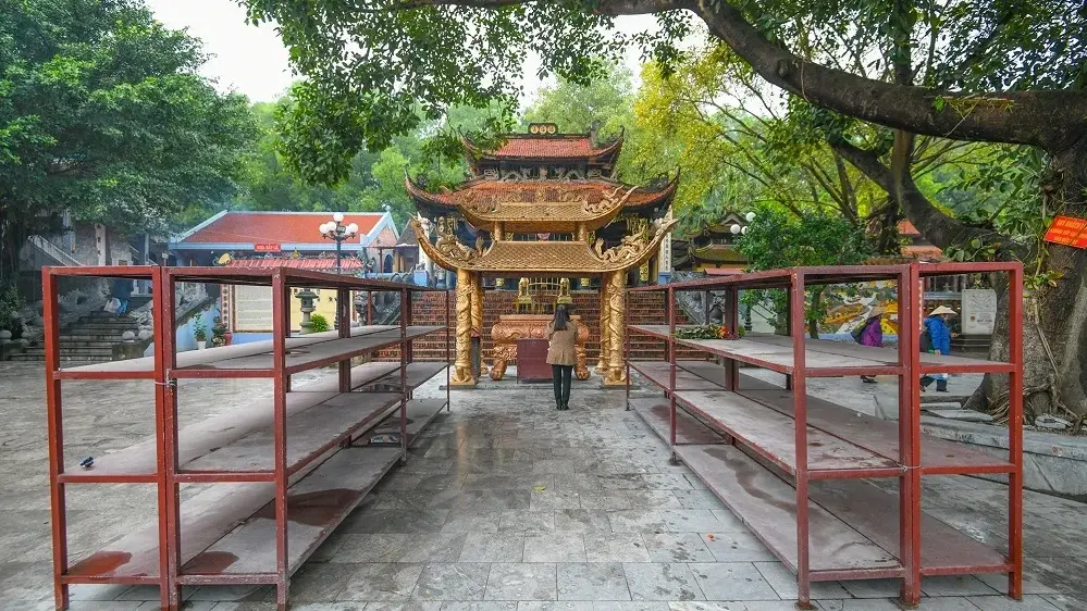 Khuôn viên Đền Bà Chúa Kho