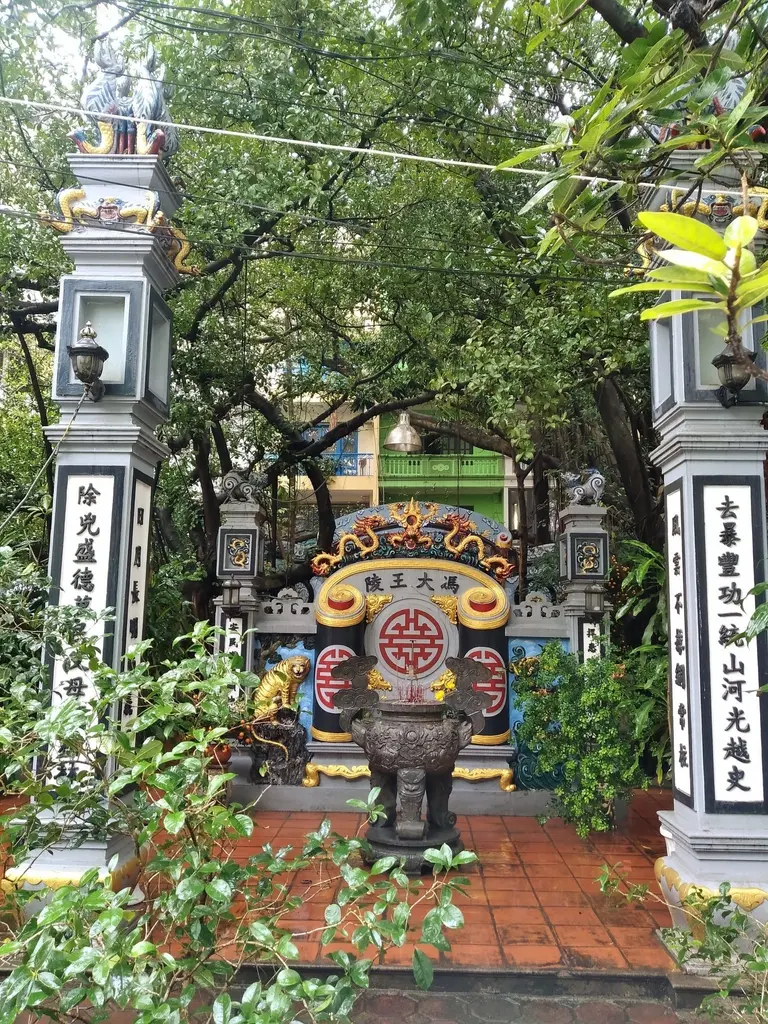 Không gian cảnh quan di tích Lăng Phùng Hưng