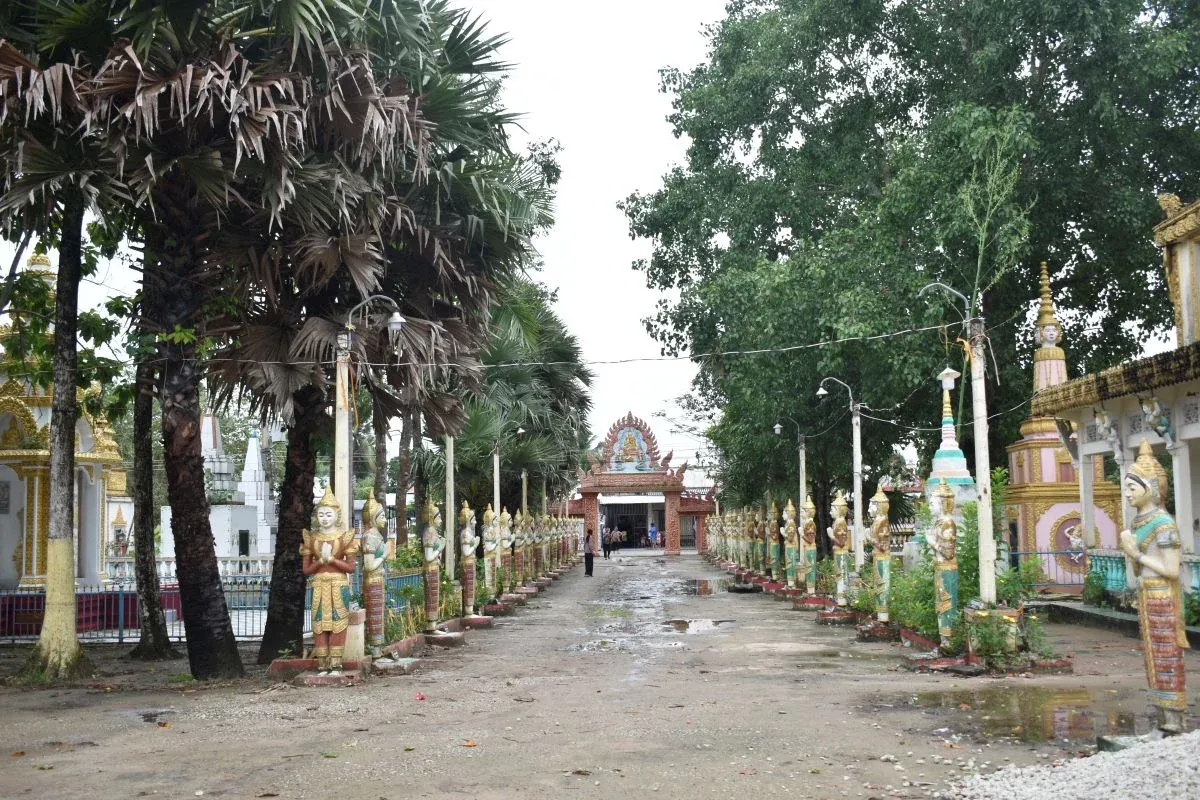Khuôn viên Chùa Tầm Vu