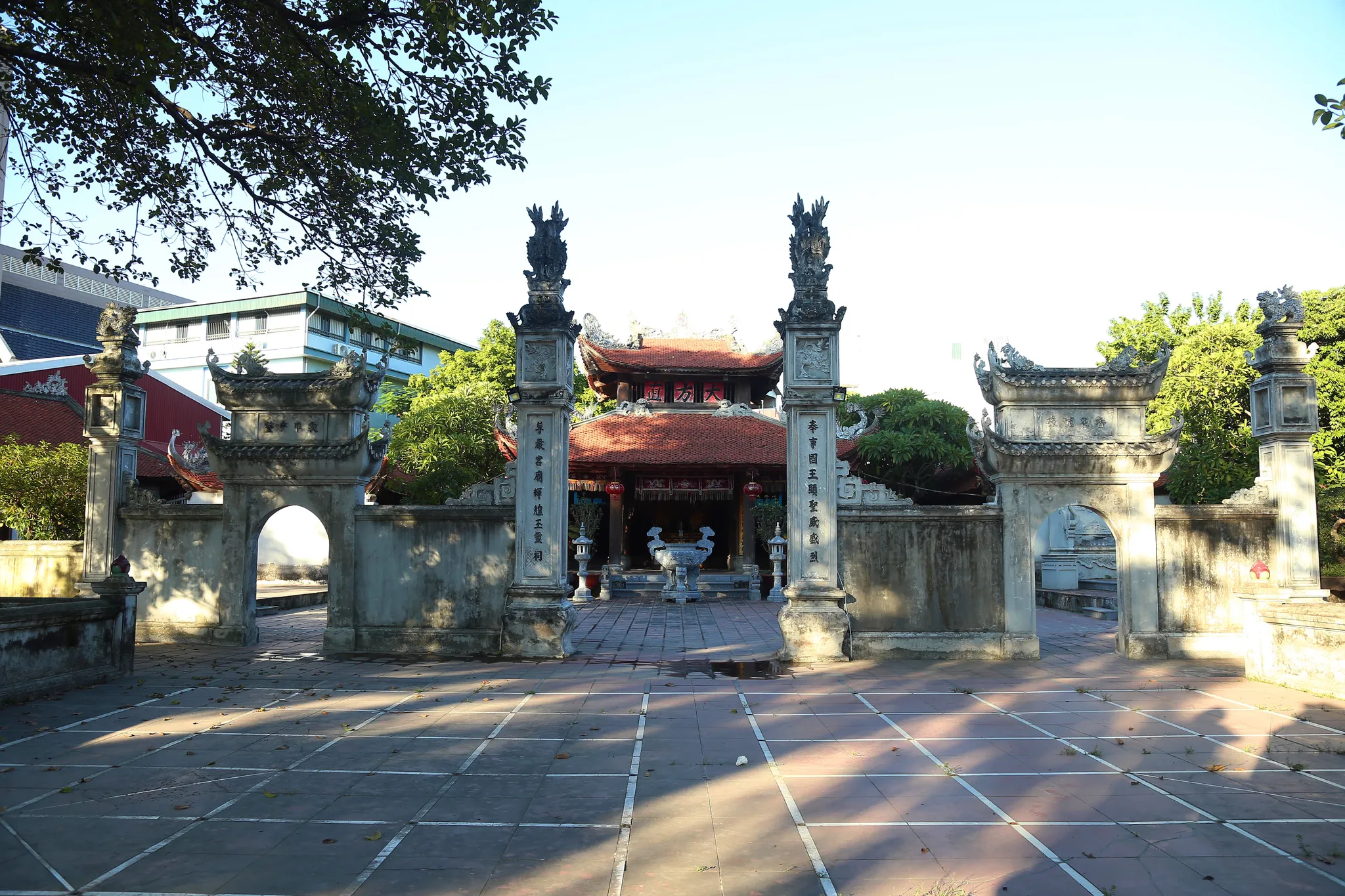 Cổng đình Ngọc Mạch