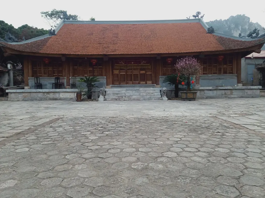 Đình làng Long Châu Sơn