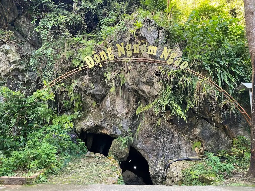 Cổng vào Động Ngao