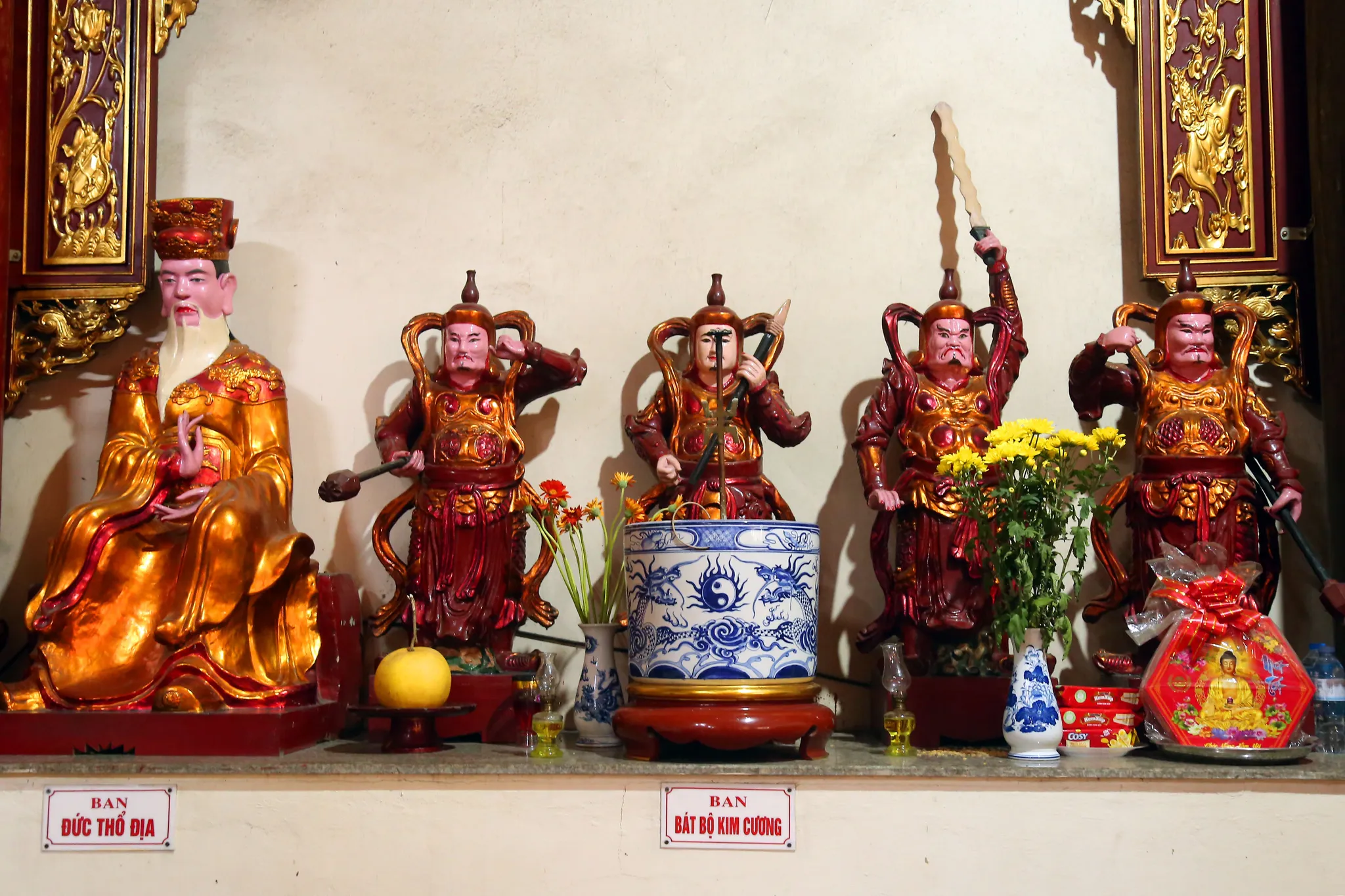 Ban đức thổ địa và ban bát bộ kim cương trong chùa Thanh Lâm