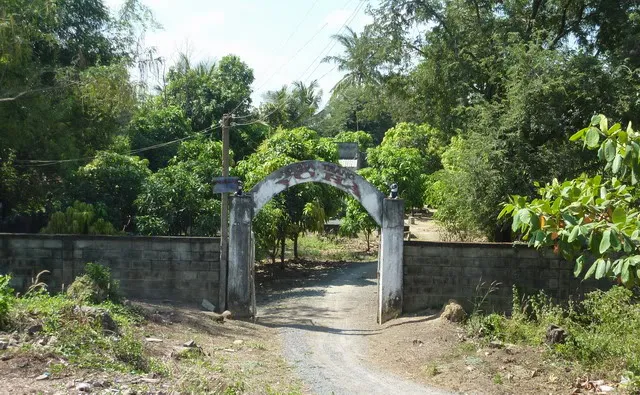 Cổng dẫn vào Mộ Đốc phủ Võ Hà Thanh