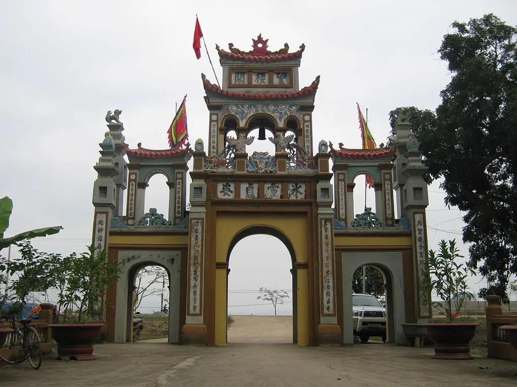 Cổng Đền Vực Vông