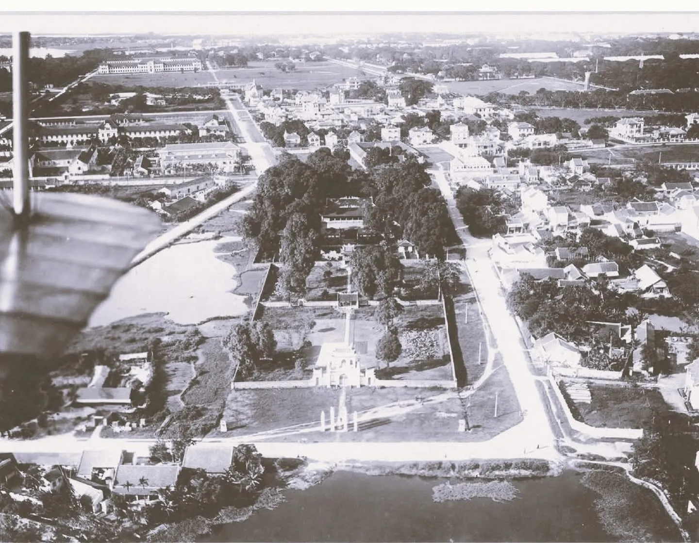 Văn Miếu - Quốc Tử Giám được chụp năm 1930