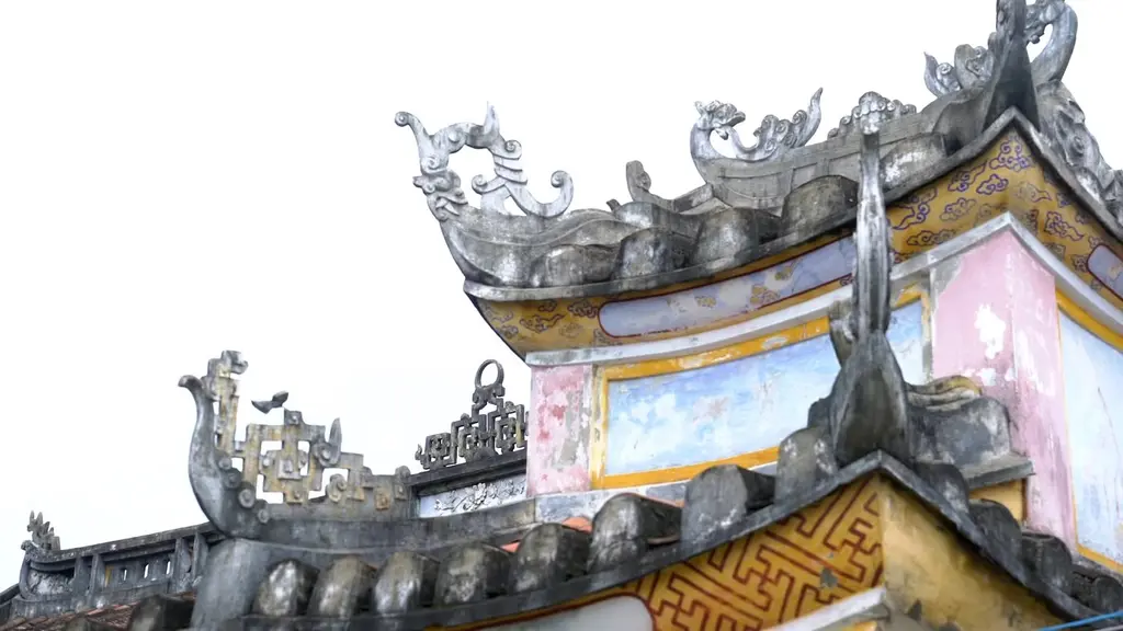 Họa tiết trang trí trên mái chùa Hải Tạng