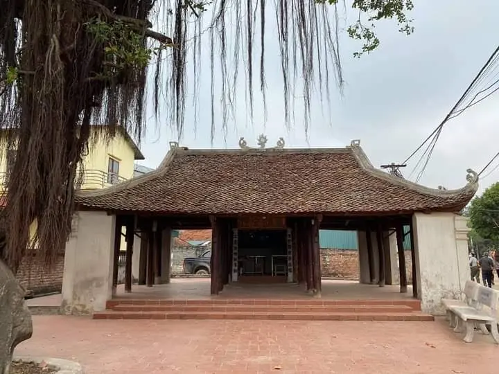 Khuôn viên Đền Lác