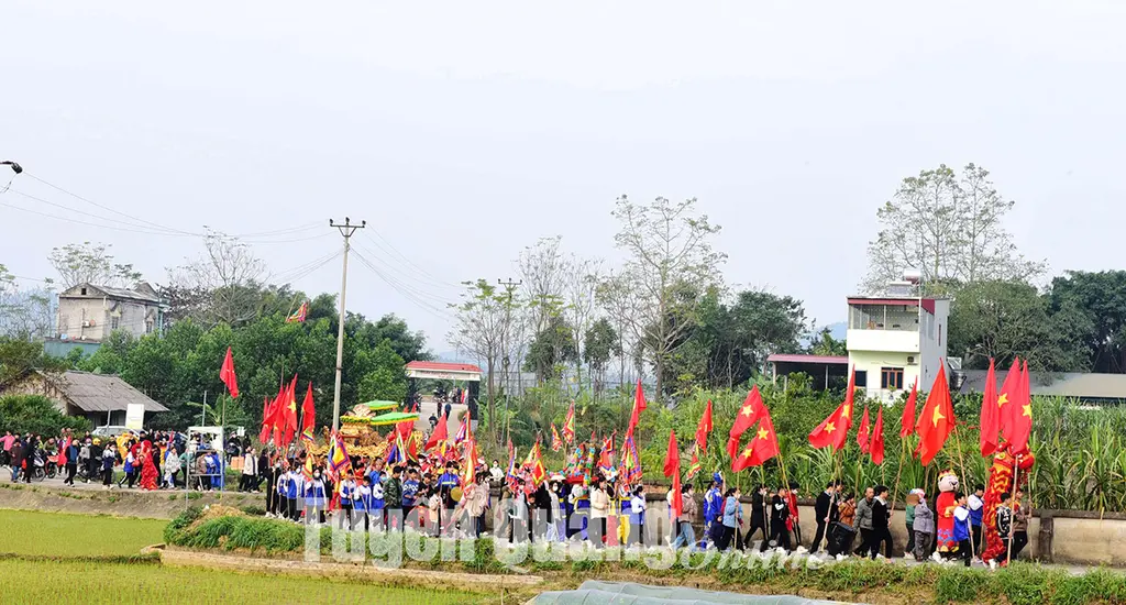 Rước kiệu Lễ hội đình Thọ Vực