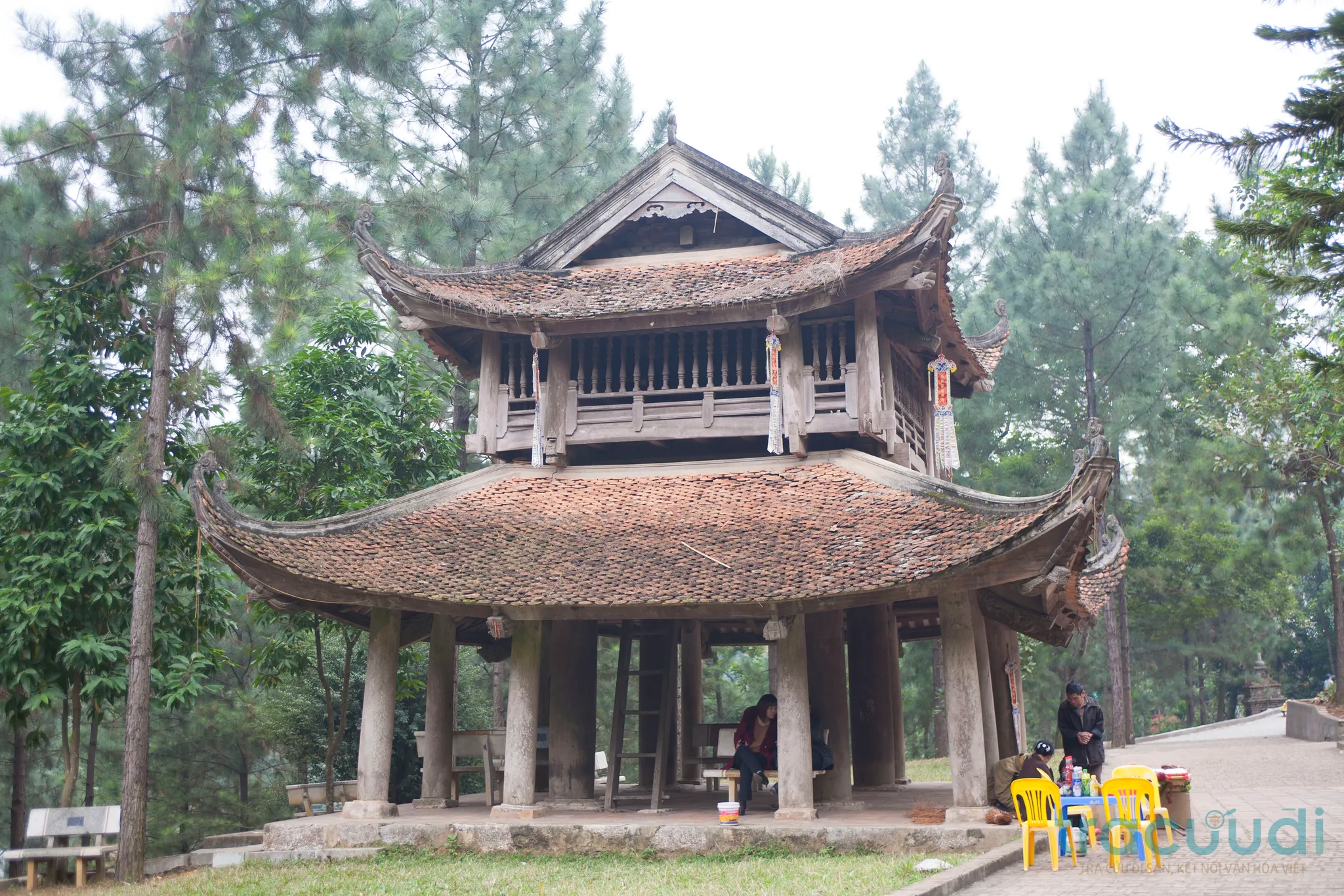 Gác chuông tại di tích Chùa Trăm Gian