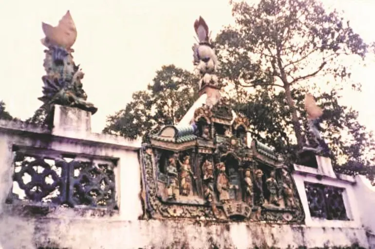 Chạm khắc tại Đình Phú Nhuận