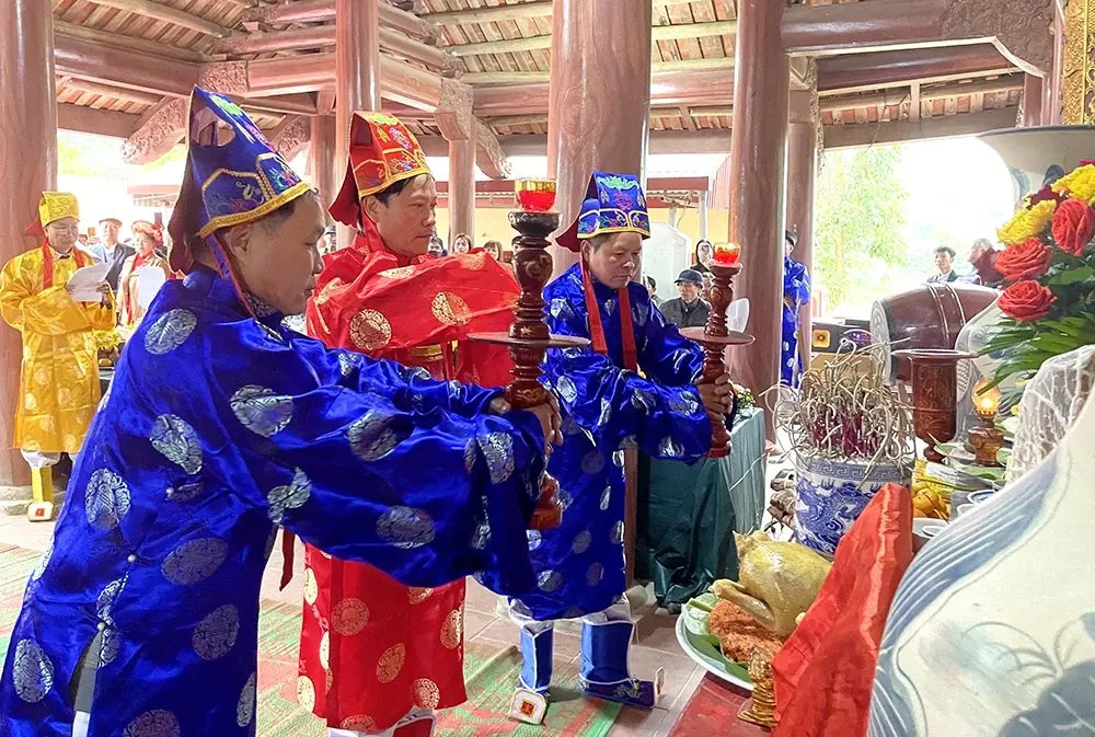 Lễ tế theo nghi thức cổ tại Lễ hội đình Phục Cổ