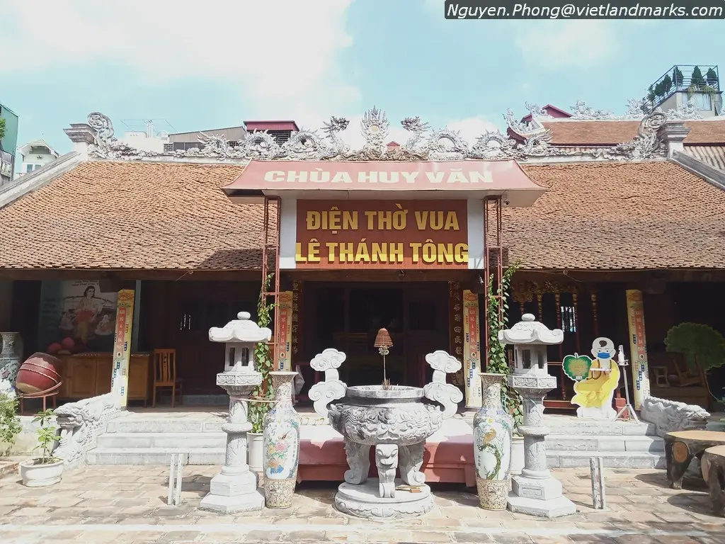 Chính điện Chùa Huy Văn