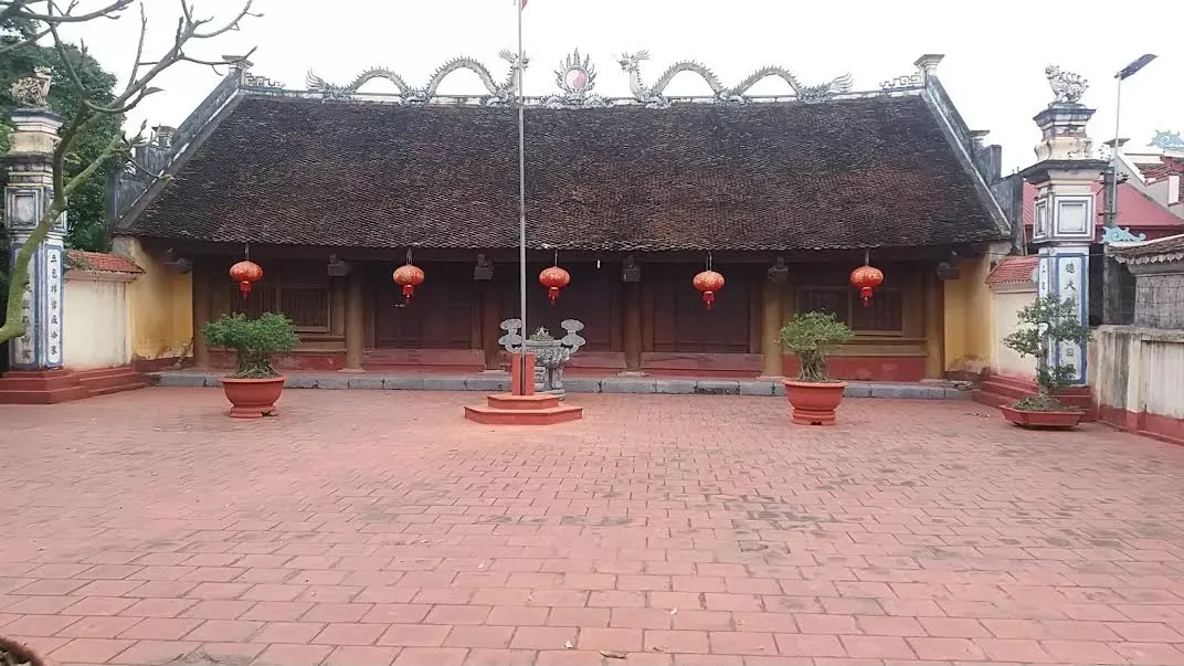 Bên trong chùa Mạc Thượng