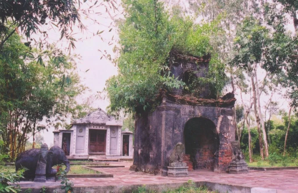Cảnh quan tại Đền thờ Lam khê hầu Nguyễn Trọng