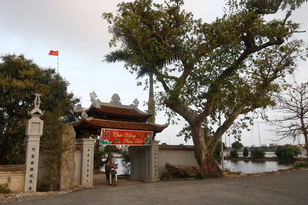 Cổng chùa Thọ Vực 
