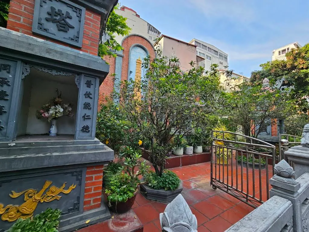 Không gian cảnh quan Chùa Chân Tiên