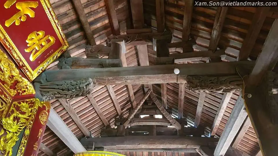 Không gian bên trong Đình Đọi Tam