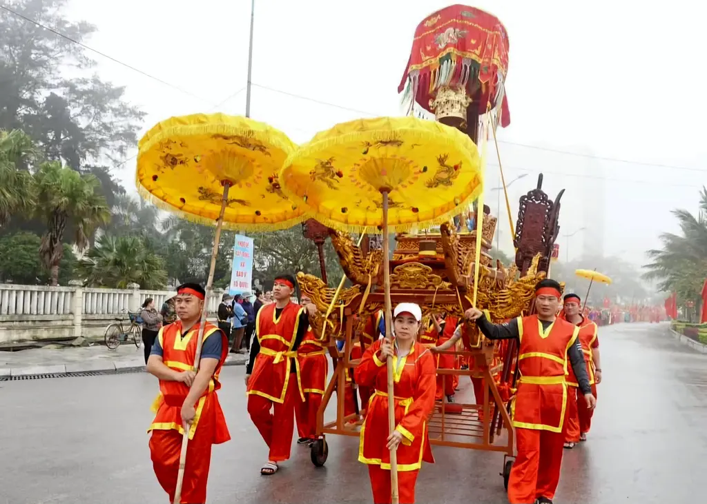 Nghi lễ rước kiệu Lễ hội Đền Độc Cước
