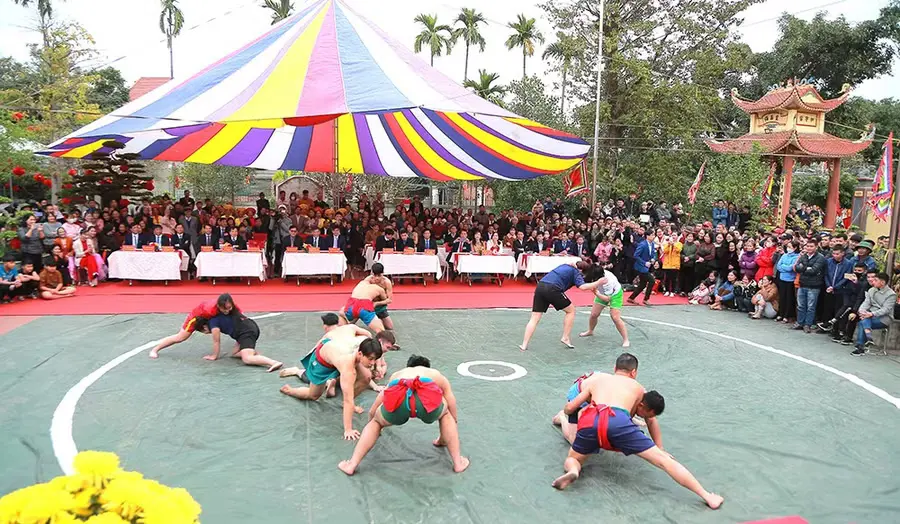 Màn tranh tài nảy lửa tại Lễ hội Vật làng Vĩnh Mộ
