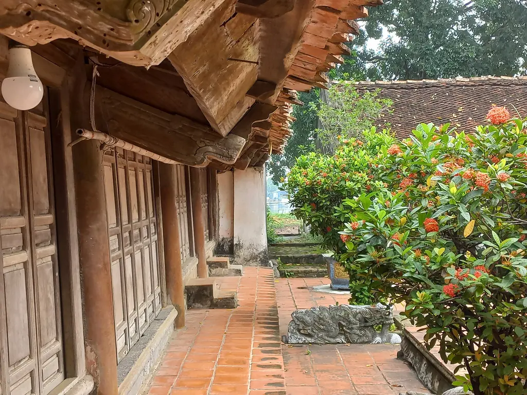 Hành lang Đình Phương Bản
