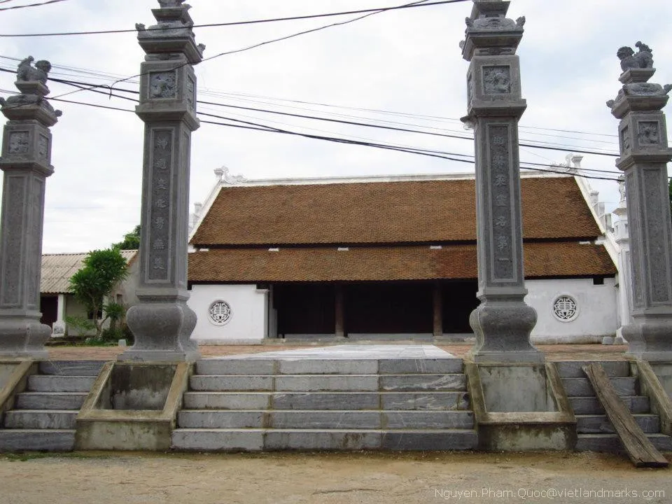 Cổng Đình làng Phú Điền