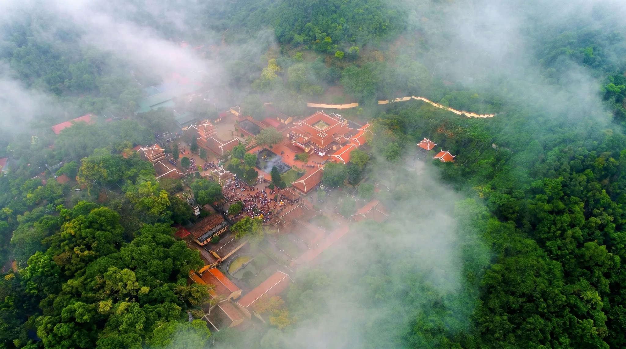 Cảnh quan Quần Thể Di Tích Hương Sơn nhìn toàn cảnh
