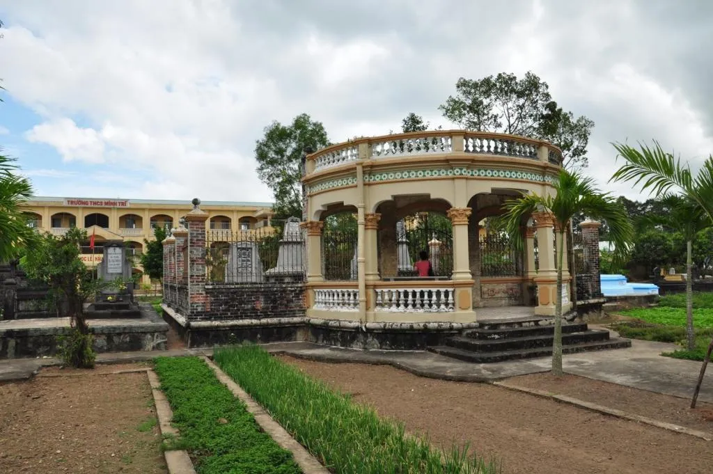 Quang cảnh tại Khu mộ dòng họ Tạ