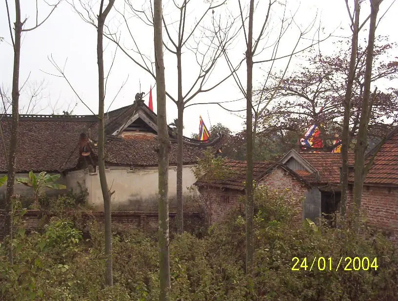 Cảnh quan phía sau Đình Cộng Hòa