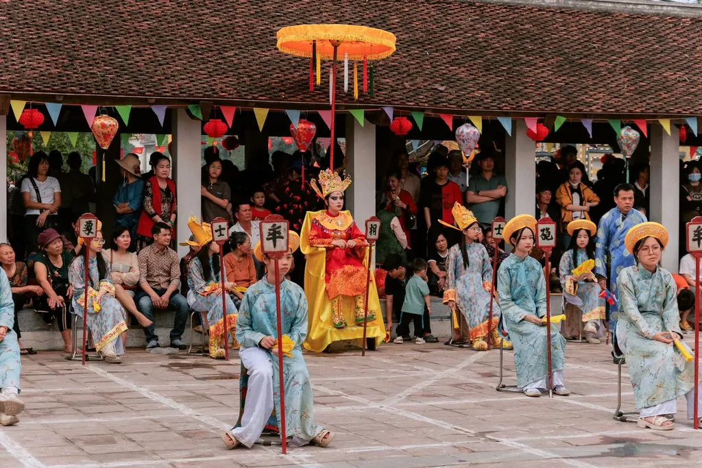 Thi đấu cờ người tại Lễ hội truyền thống Đình – Miếu Tây Tựu