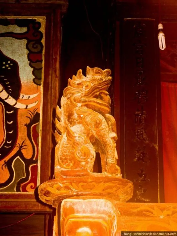 Linh vật đầu khám thờ Đình Phương Độ